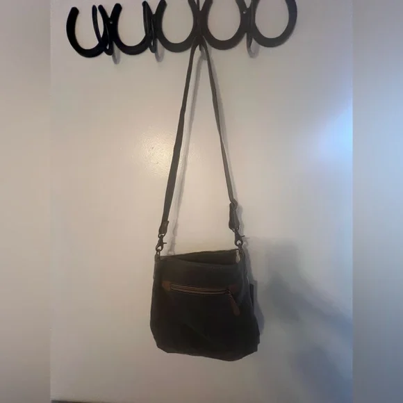 Brand new “Myra” crossbody purse - Picture 2 of 4